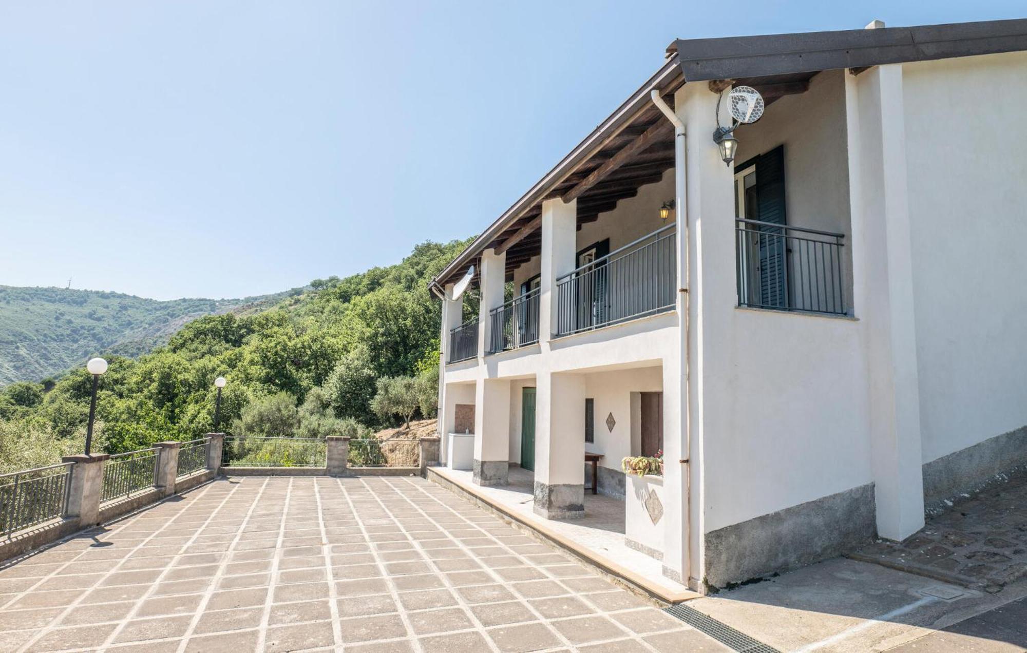 3 Bedroom Beautiful Home In Librizzi Экстерьер фото